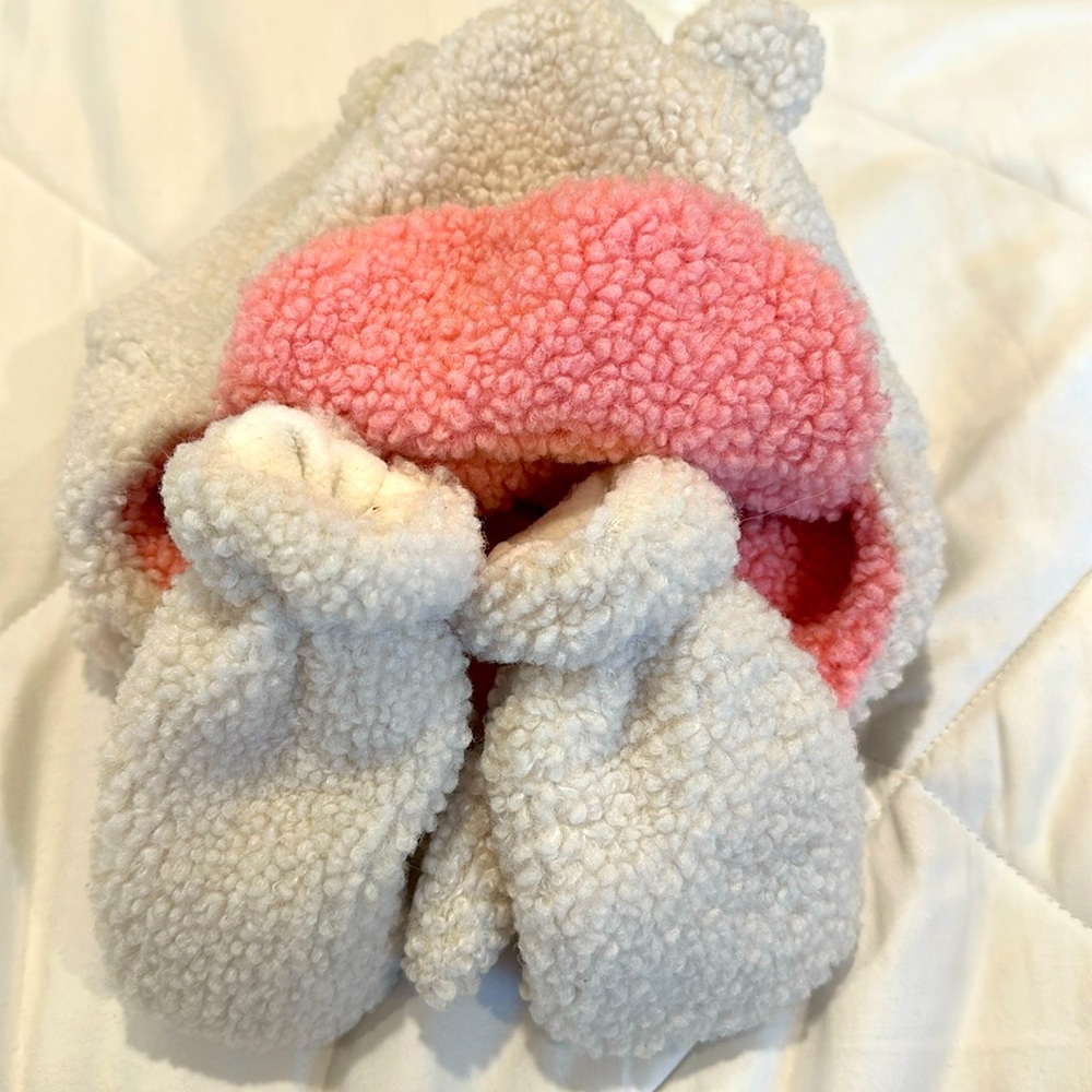 Kids mitten and hat set